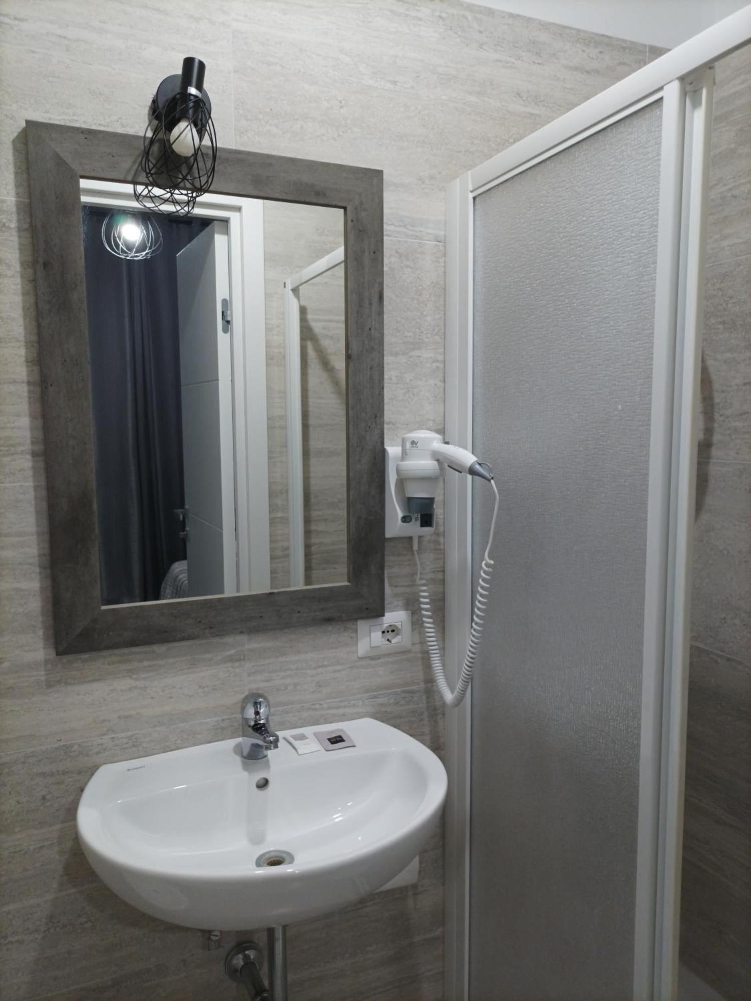 Angi Home Рим Экстерьер фото